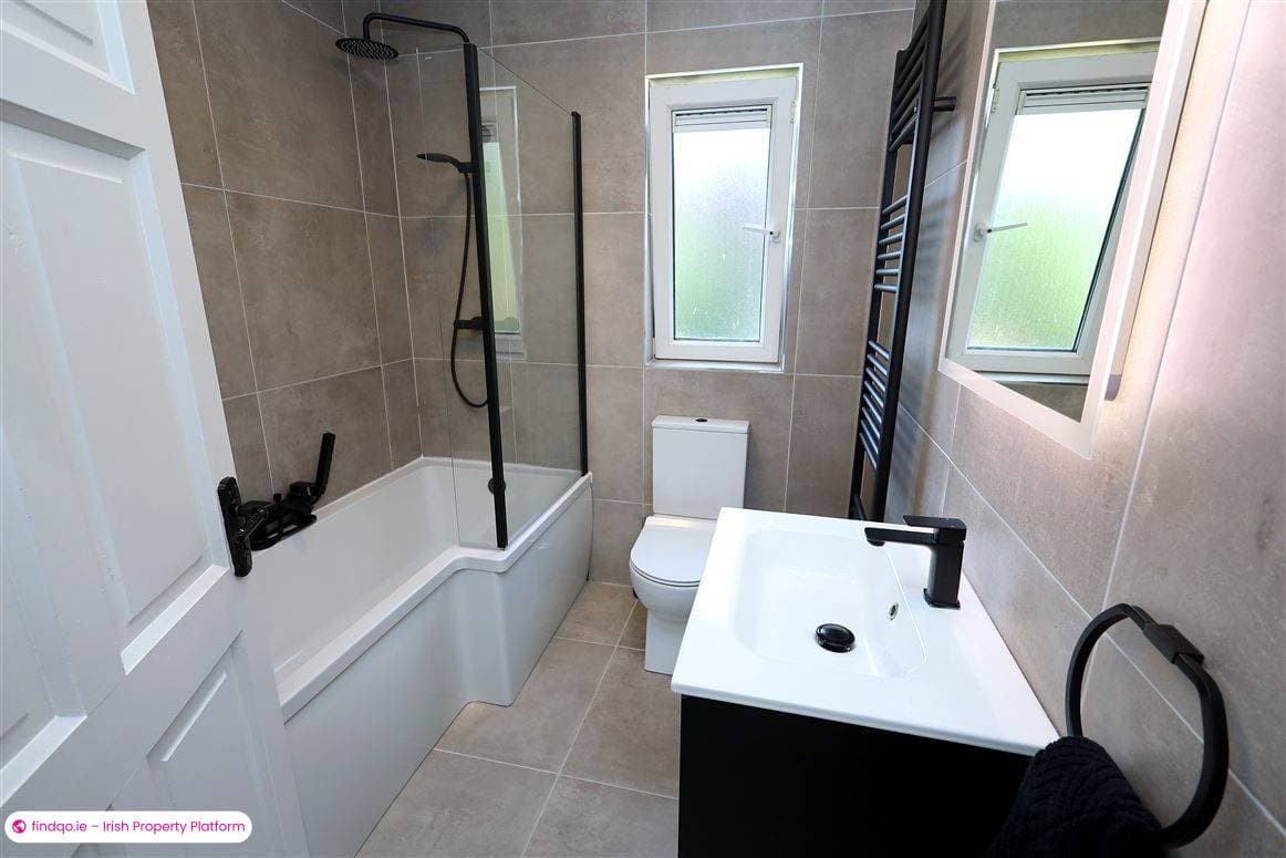 Detached house for Sale in Ballygarvan, Cork