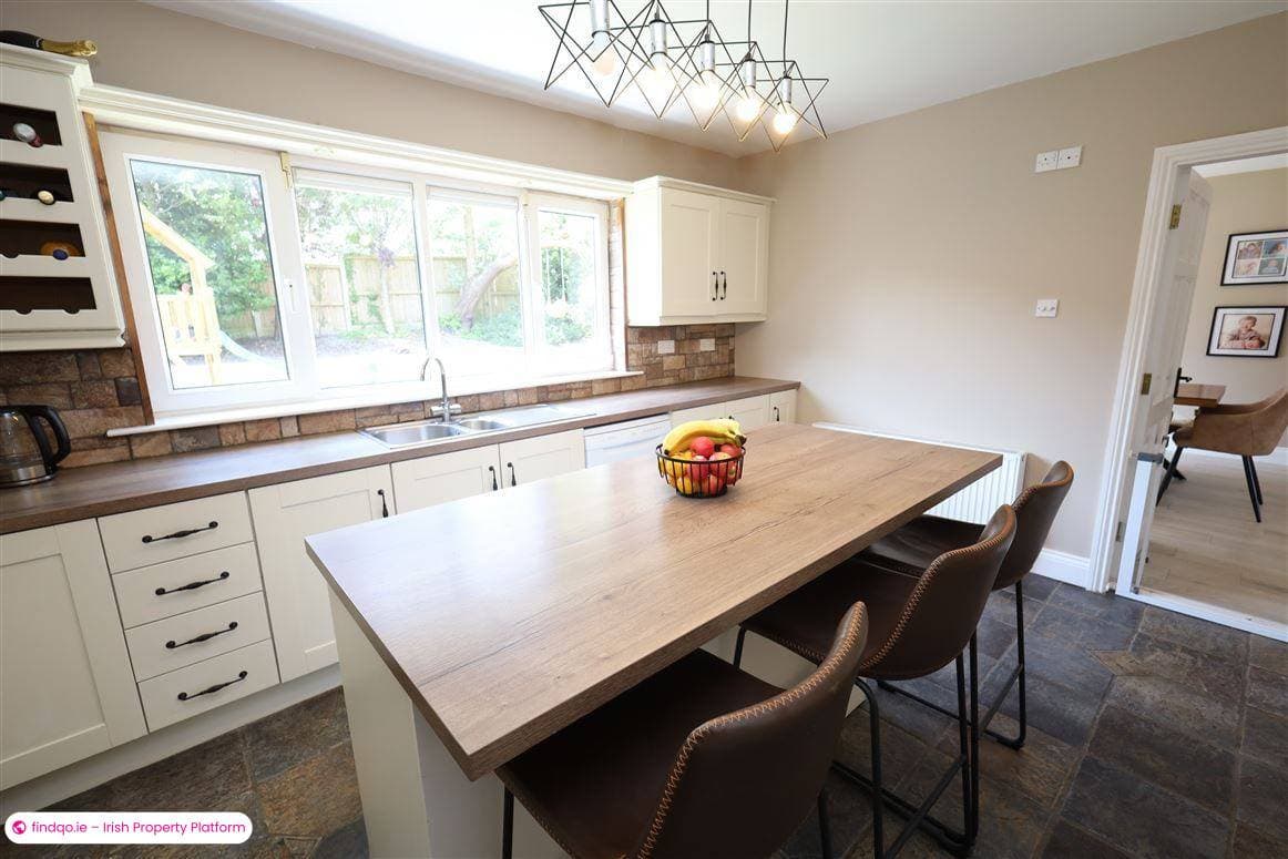 Detached house for Sale in Ballygarvan, Cork