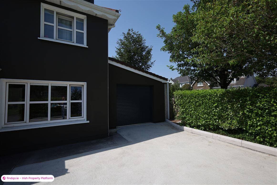 Detached house for Sale in Ballygarvan, Cork