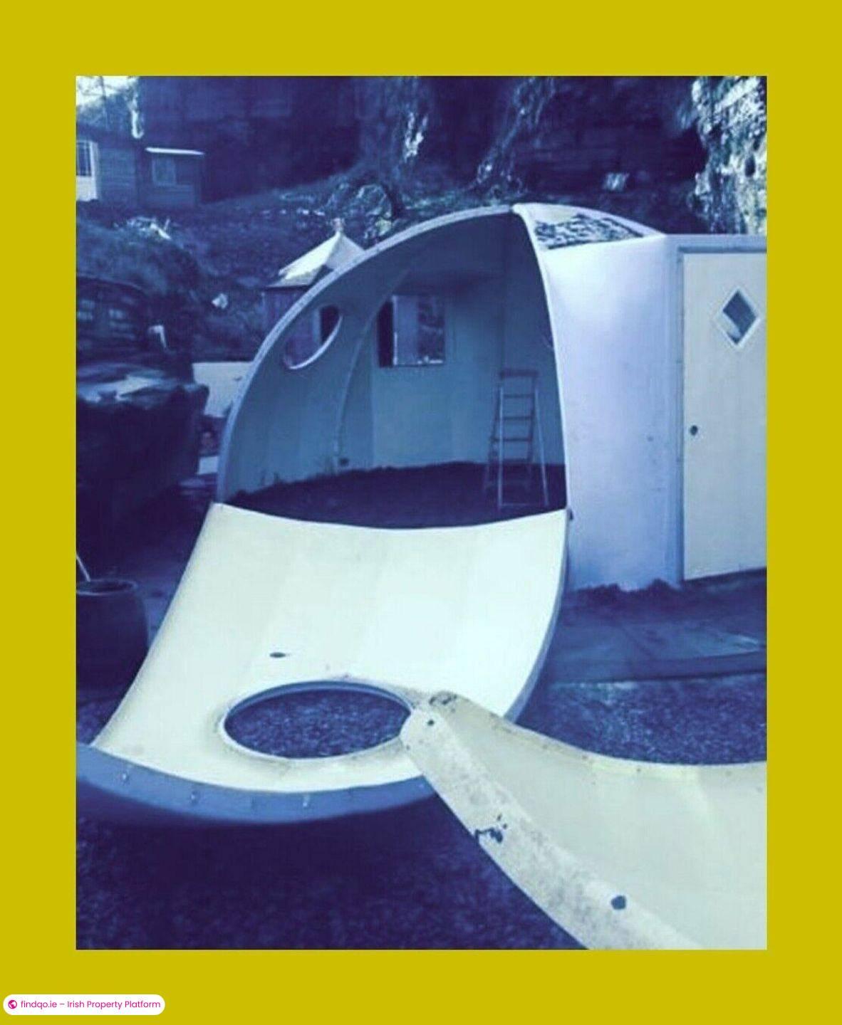 Detached house for Sale Outside Ireland