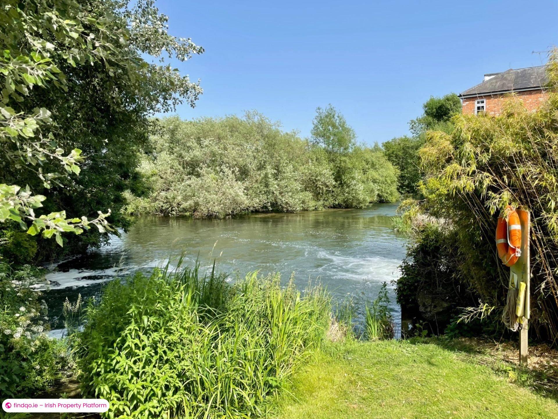 Detached house for Sale Outside Ireland