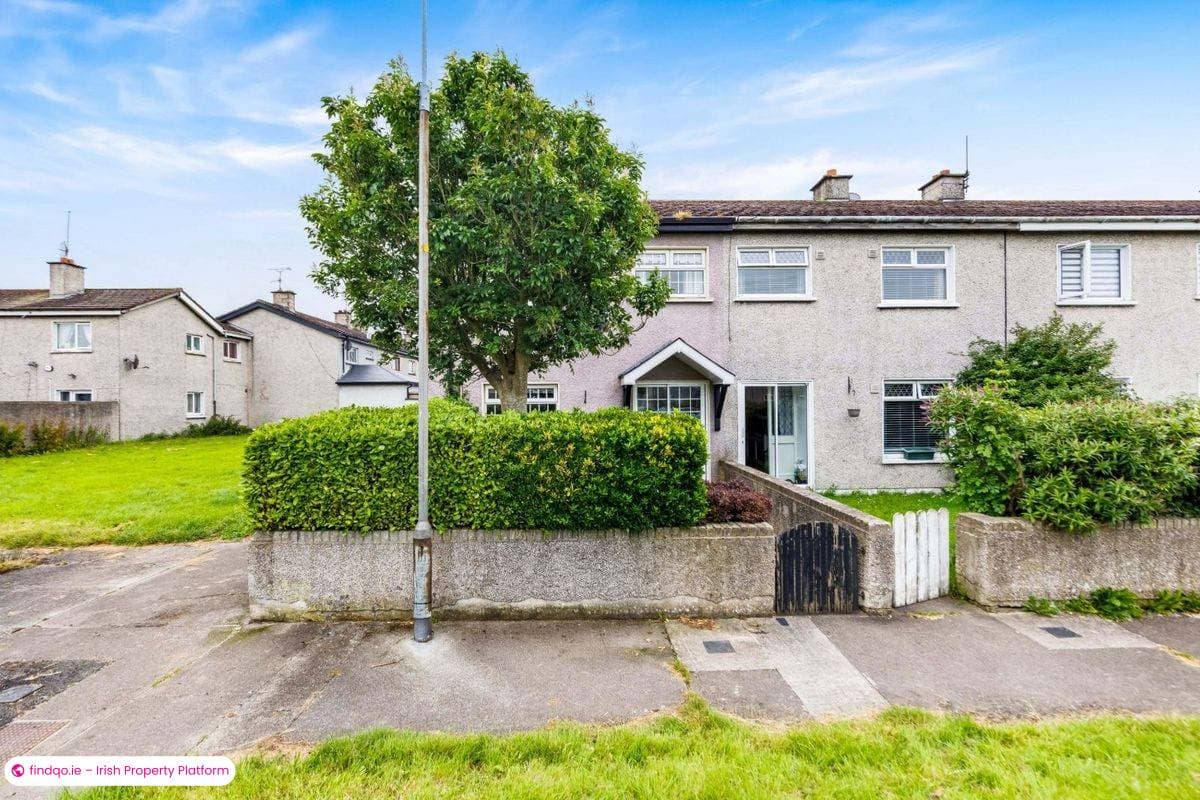 End of terrace house for Sale in Blackrock, Louth