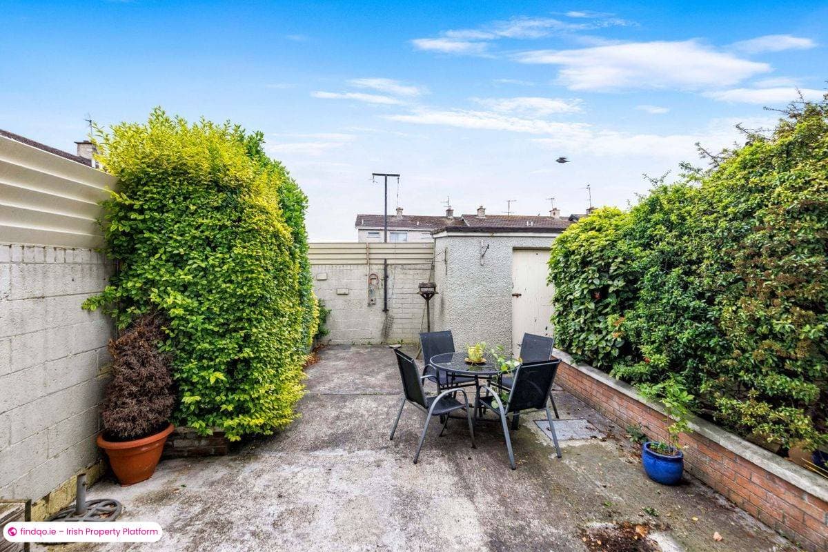 End of terrace house for Sale in Blackrock, Louth