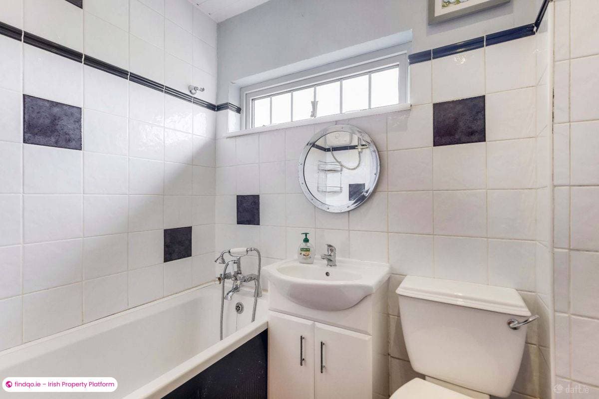 End of terrace house for Sale in Blackrock, Louth