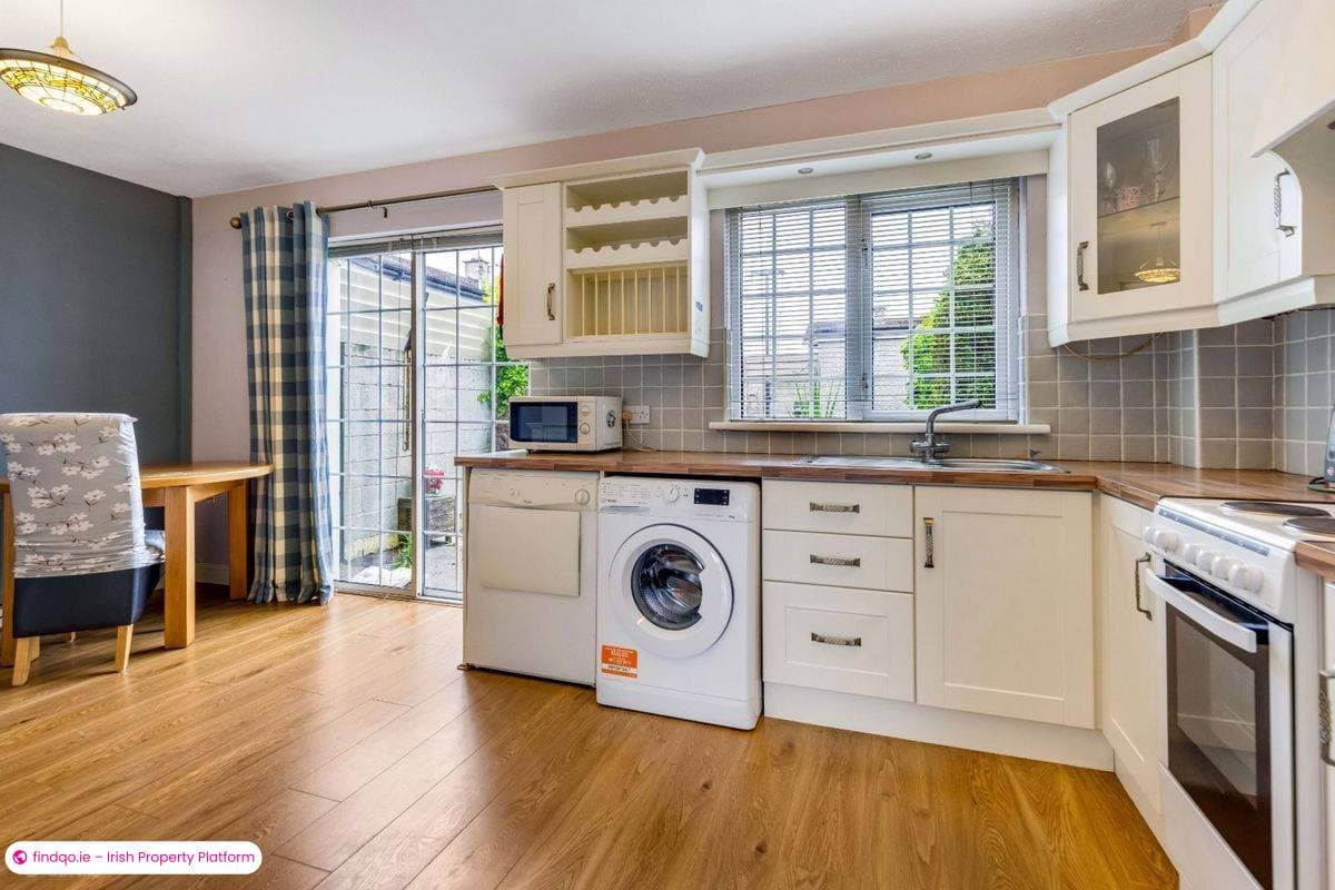 End of terrace house for Sale in Blackrock, Louth