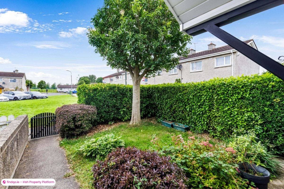 End of terrace house for Sale in Blackrock, Louth