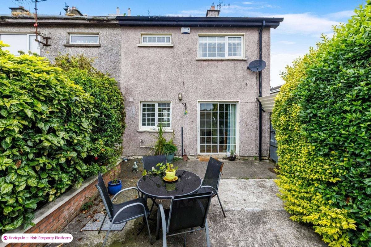 End of terrace house for Sale in Blackrock, Louth