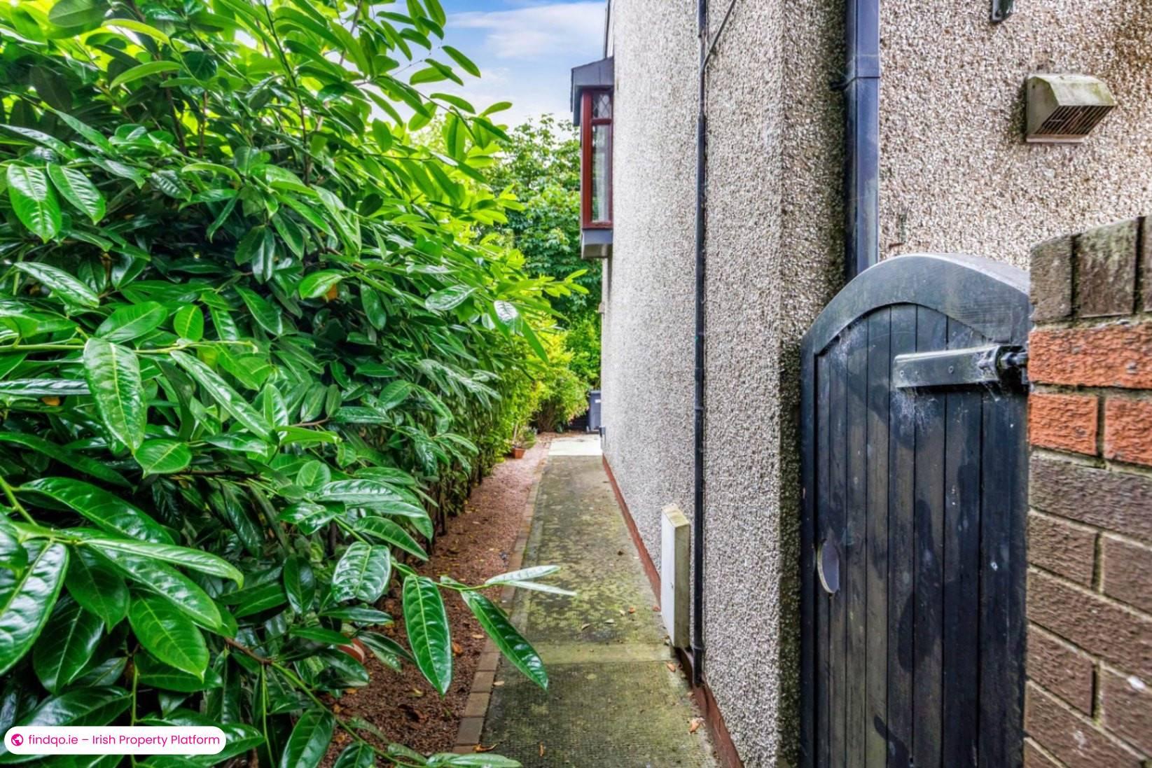 End of terrace house for Sale in Blackrock, Louth