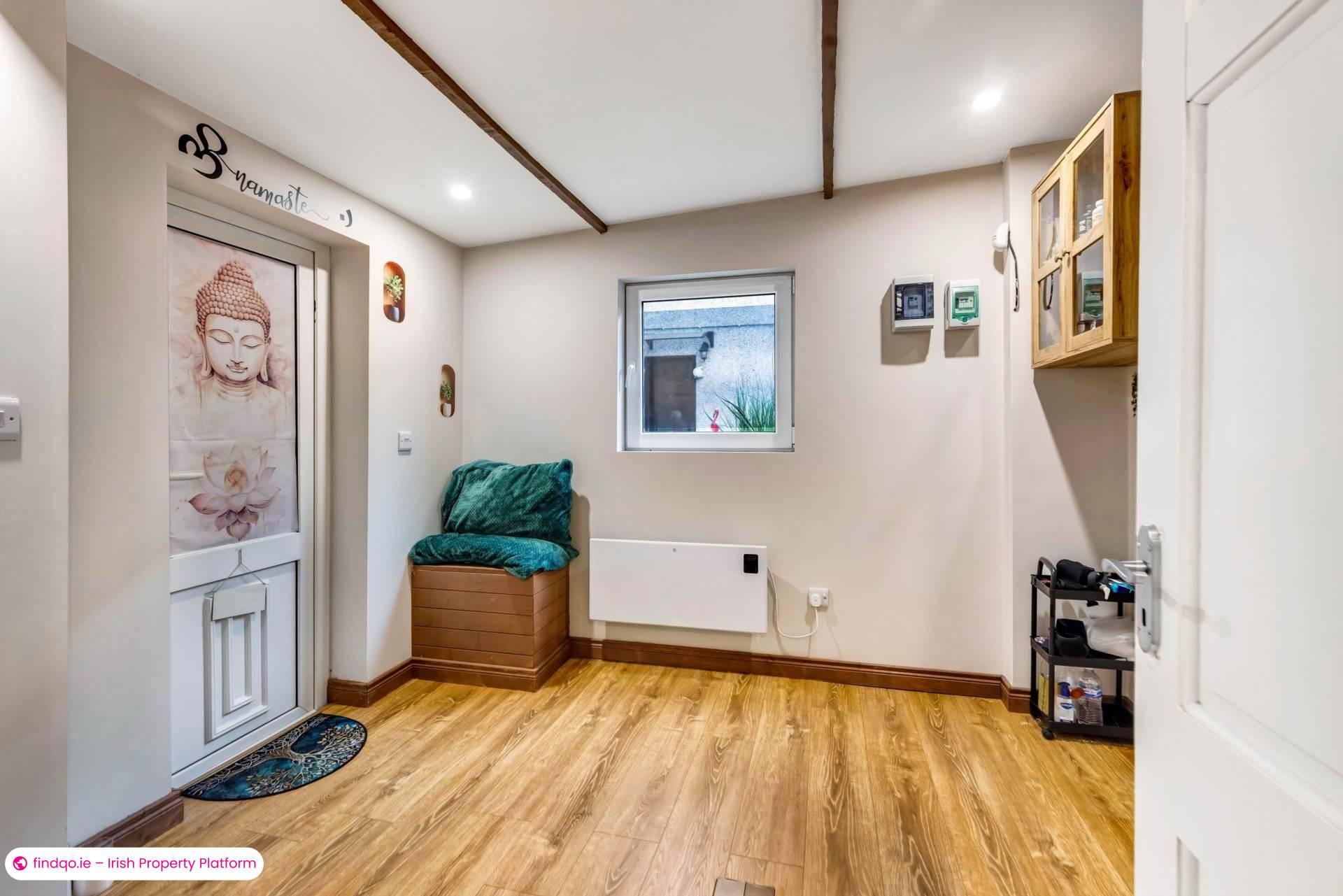 End of terrace house for Sale in Blackrock, Louth