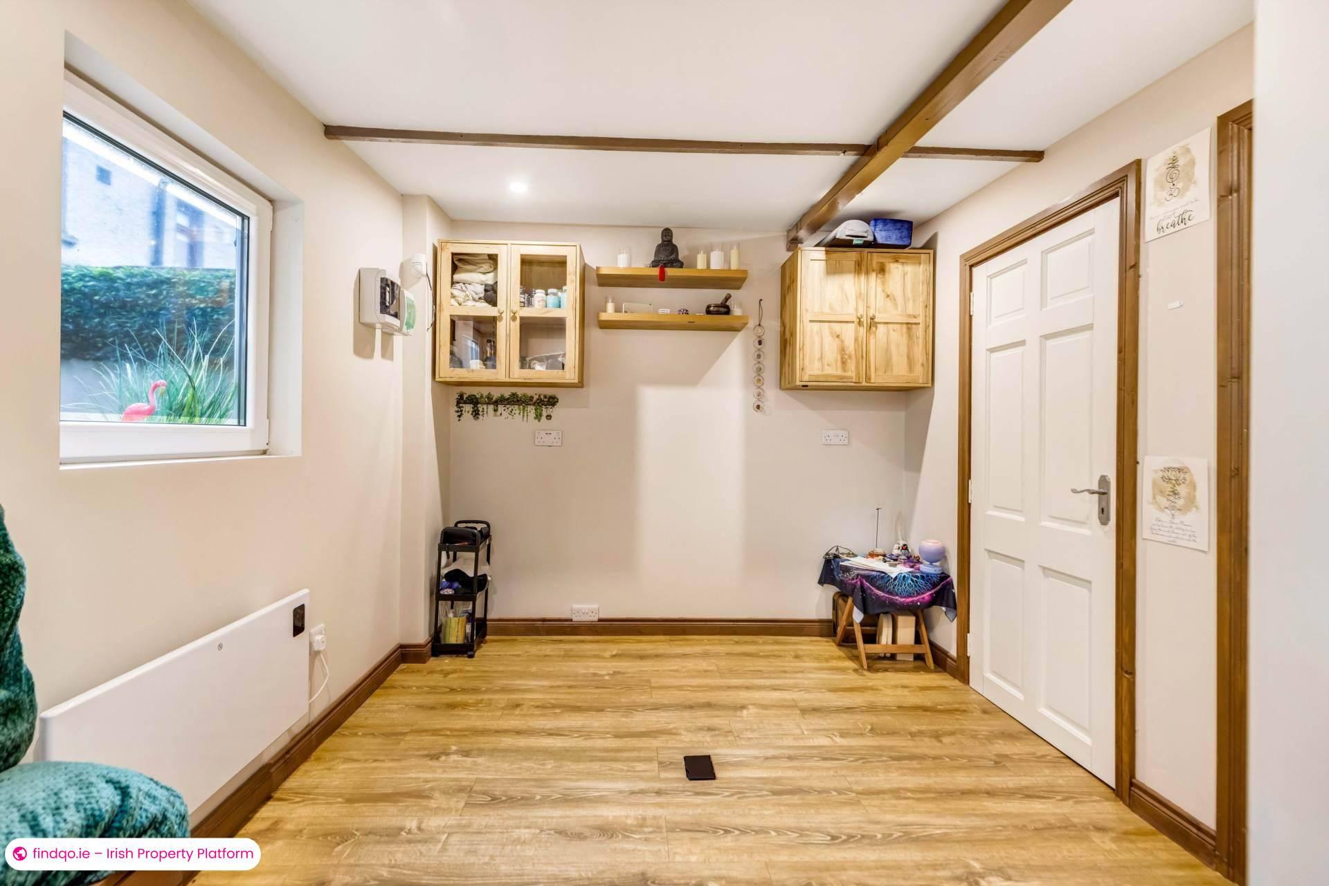 End of terrace house for Sale in Blackrock, Louth