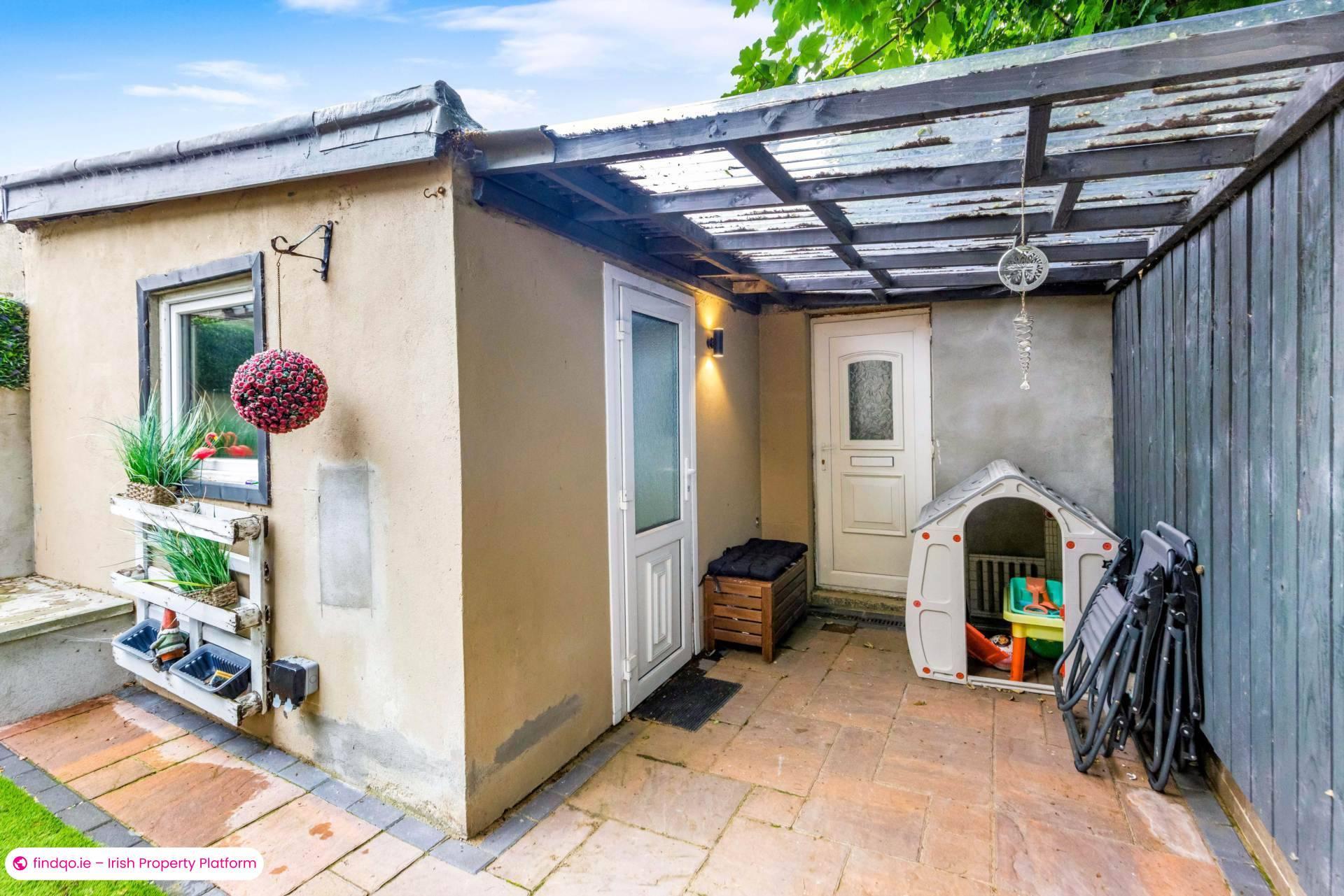 End of terrace house for Sale in Blackrock, Louth