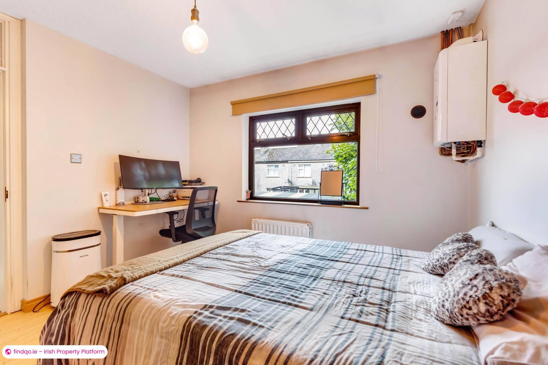 End of terrace house for Sale in Blackrock, Louth