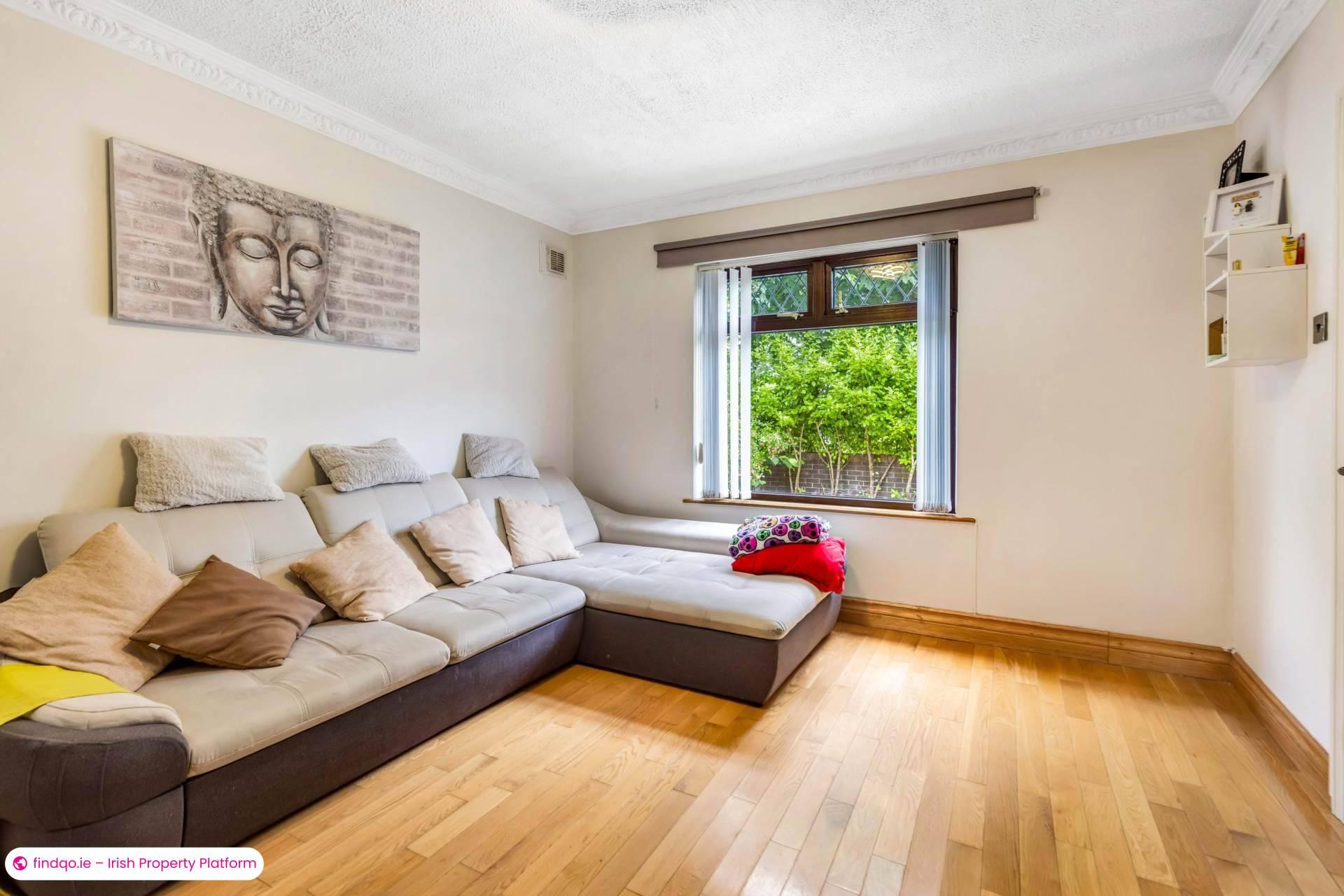 End of terrace house for Sale in Blackrock, Louth