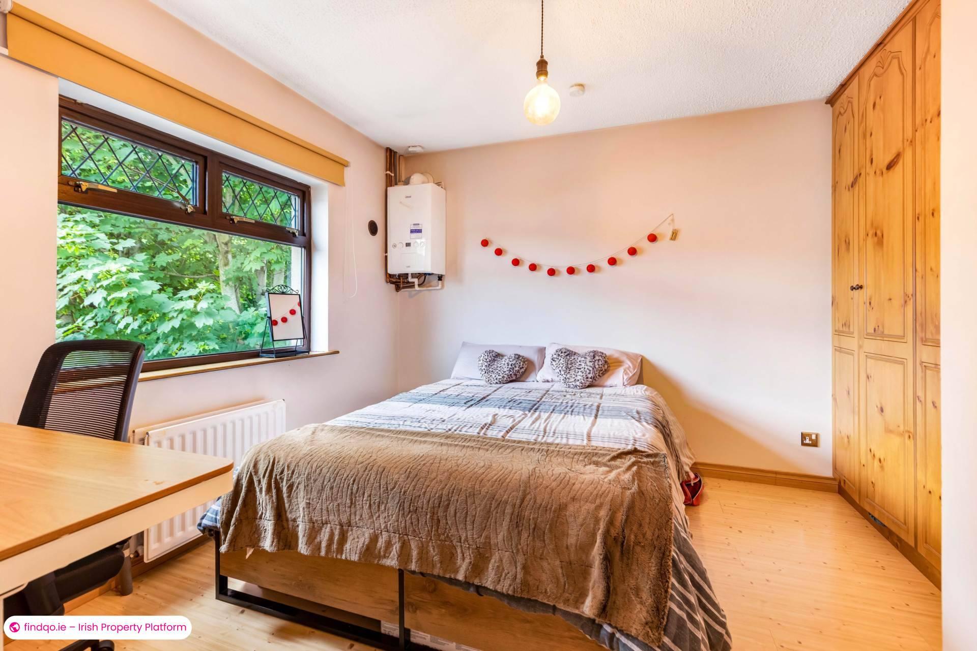 End of terrace house for Sale in Blackrock, Louth
