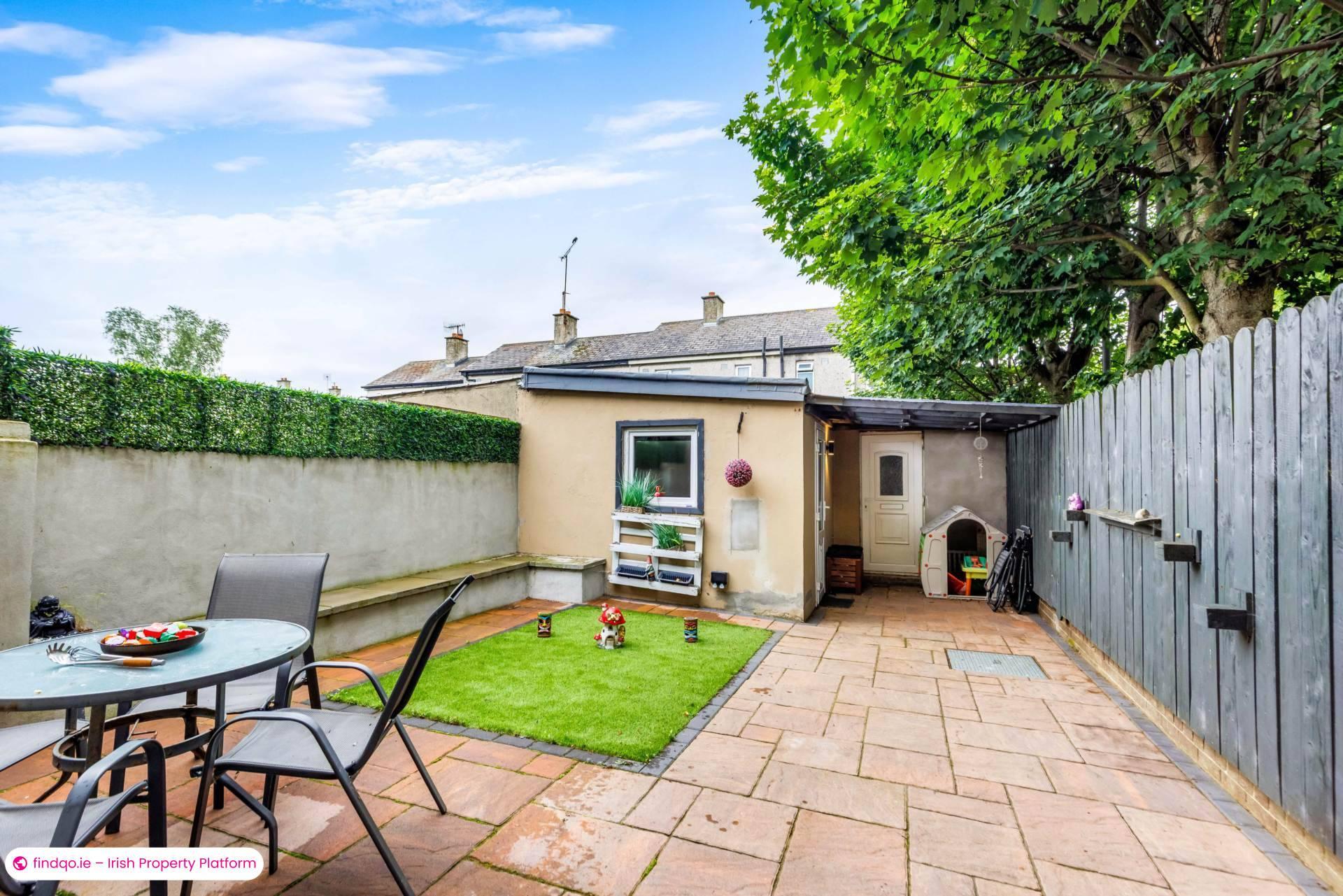 End of terrace house for Sale in Blackrock, Louth