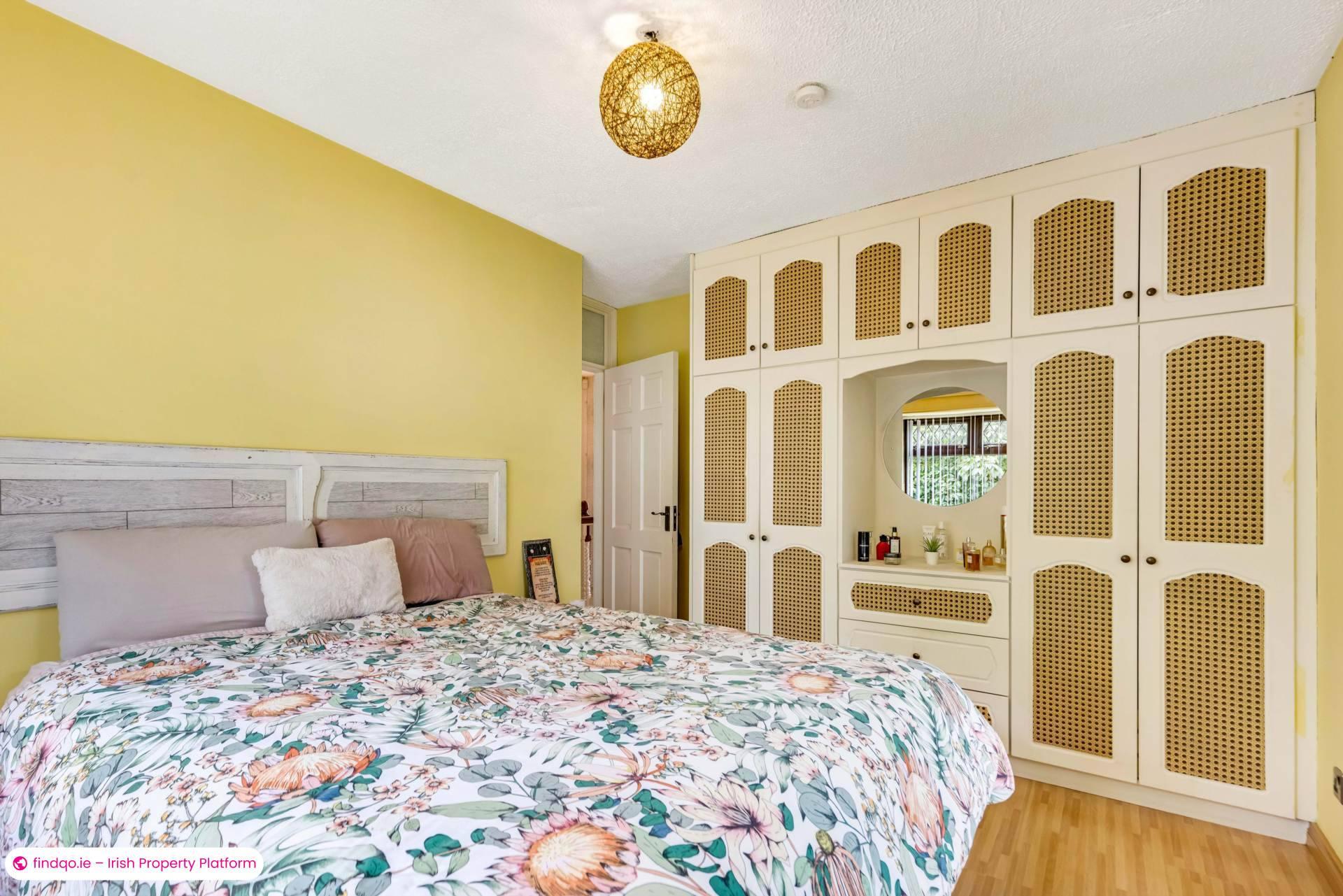 End of terrace house for Sale in Blackrock, Louth