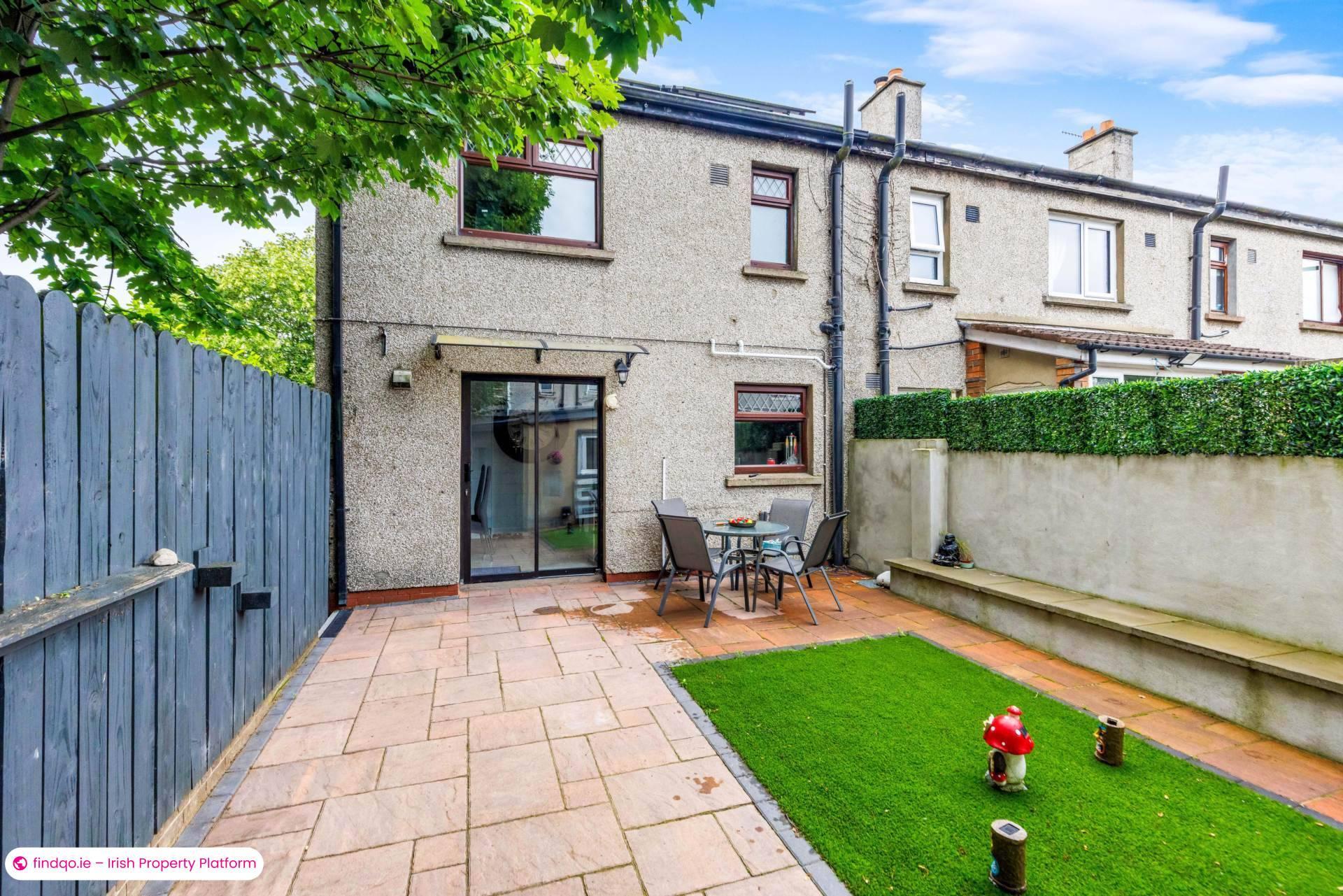 End of terrace house for Sale in Blackrock, Louth
