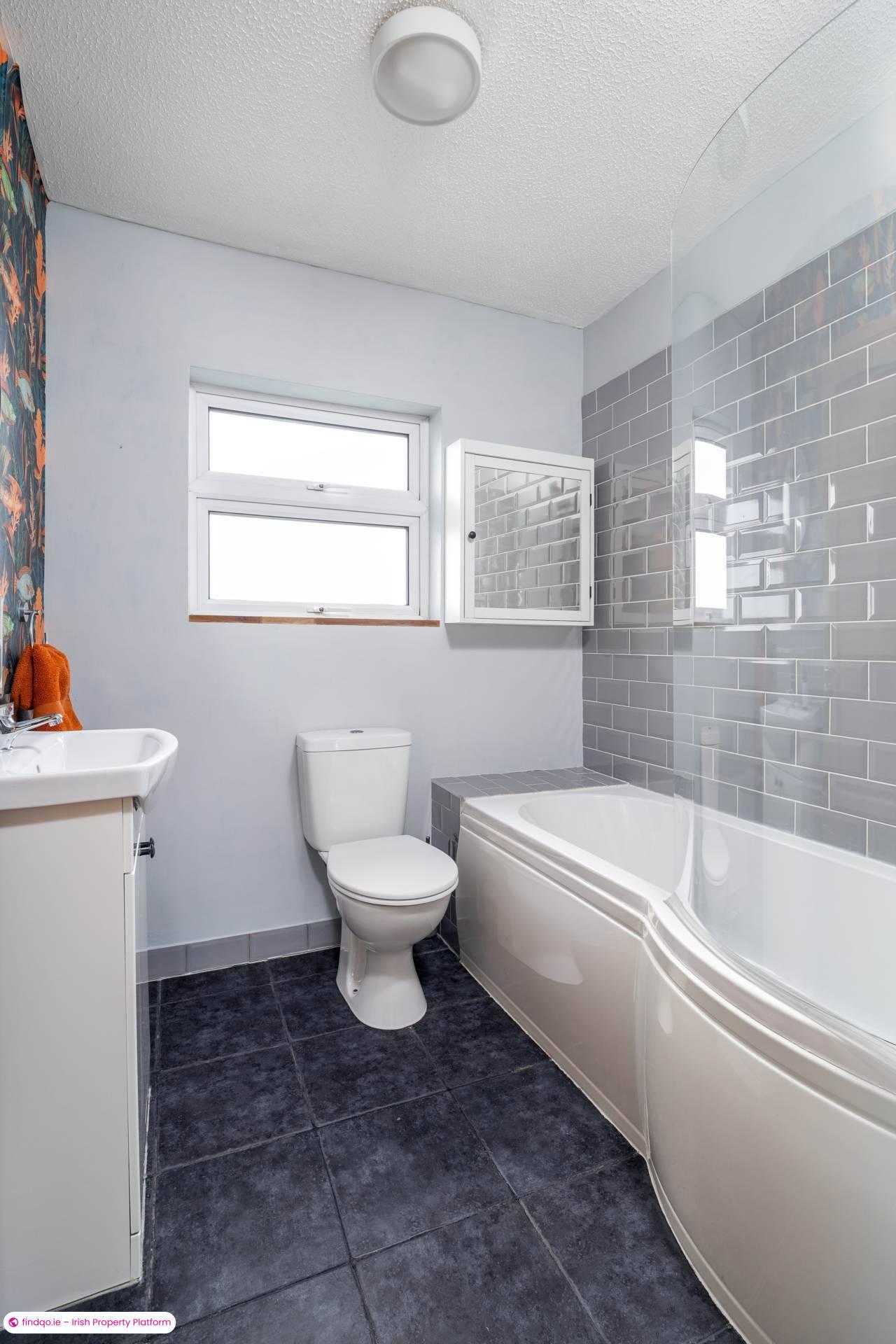 3 Bedroom Semi-detached house for Rent in Dublin 20