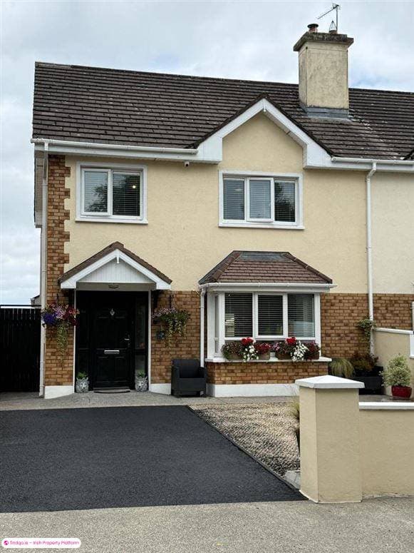 Semi-detached house for Sale in Castlerea, Roscommon