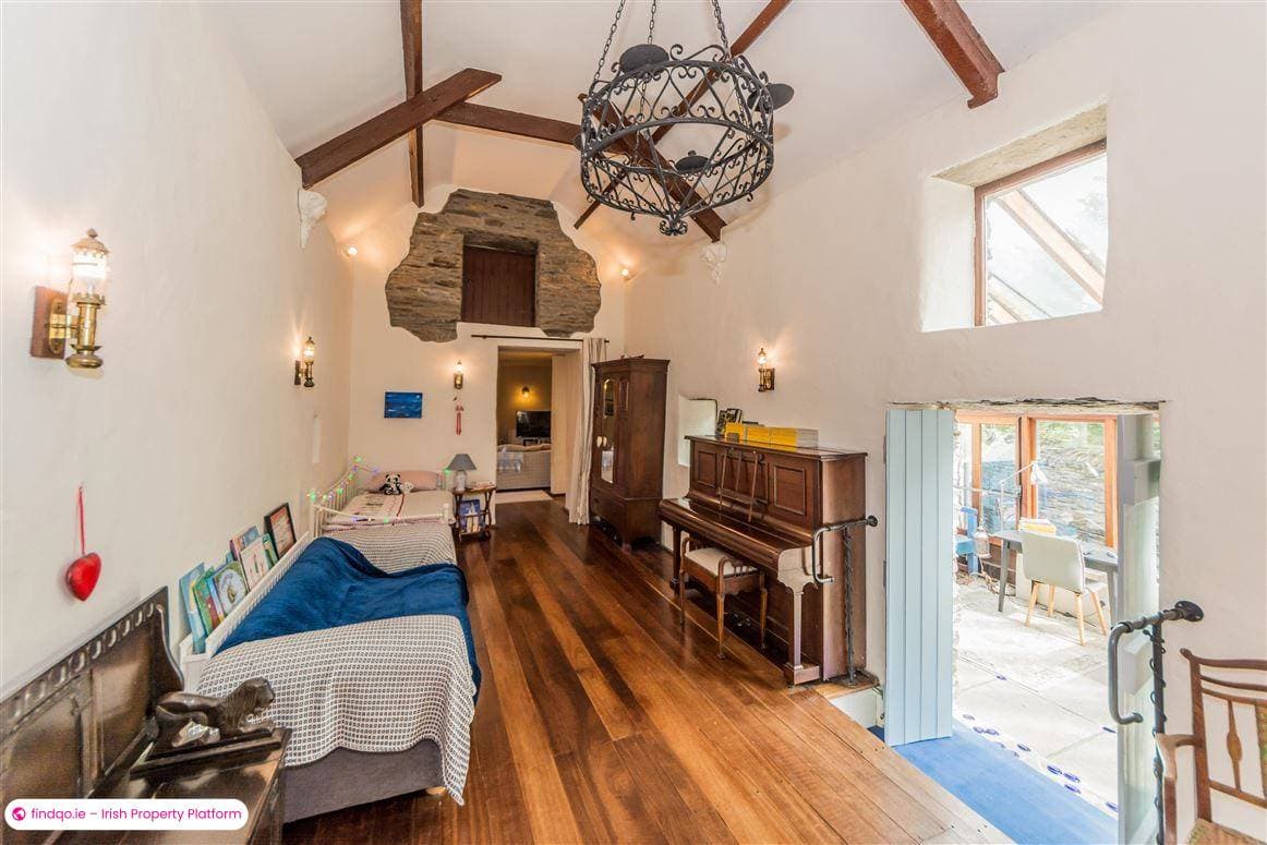 Detached house for Sale in Schull, Cork