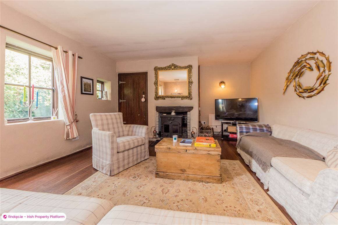 Detached house for Sale in Schull, Cork