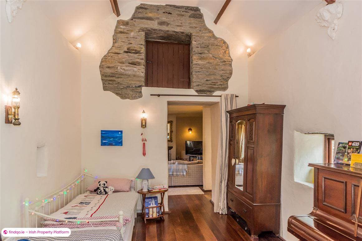 Detached house for Sale in Schull, Cork