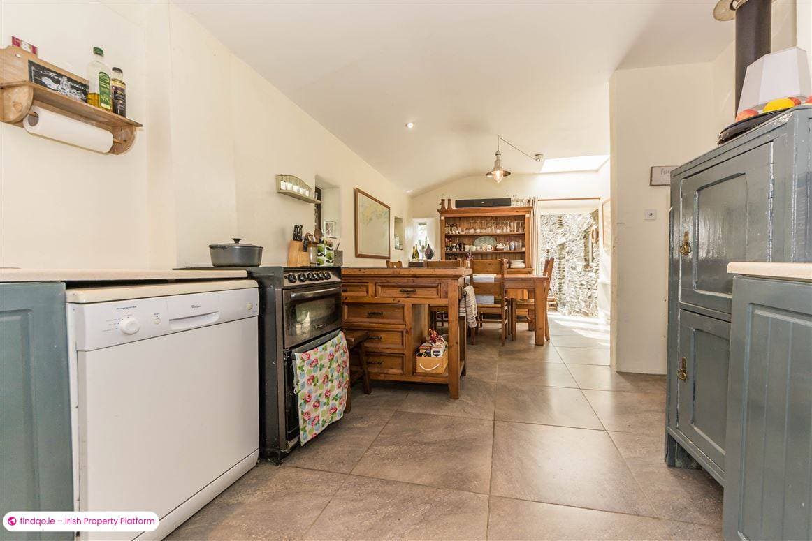 Detached house for Sale in Schull, Cork