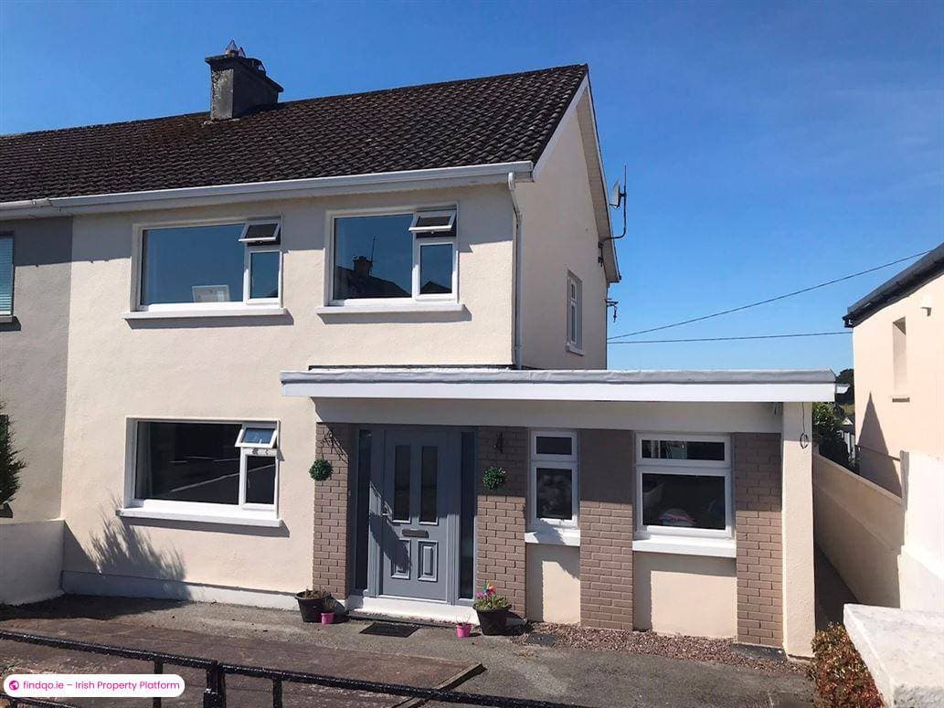 Semi-detached house for Sale in Bantry, Cork