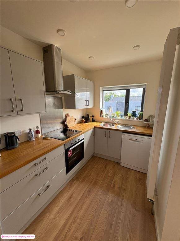 Semi-detached house for Sale in Schull, Cork