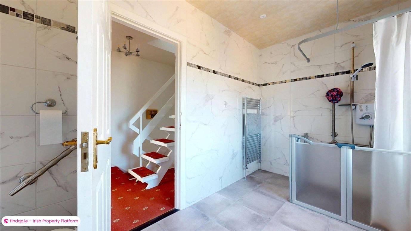 Semi-detached house for Sale in Sutton, Dublin 13