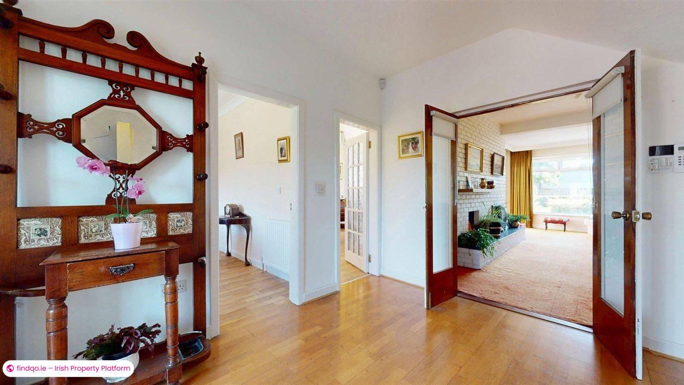 Semi-detached house for Sale in Sutton, Dublin 13