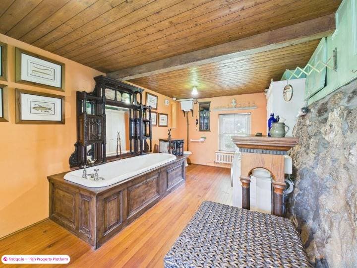 Detached house for Sale in Woodstown, Waterford