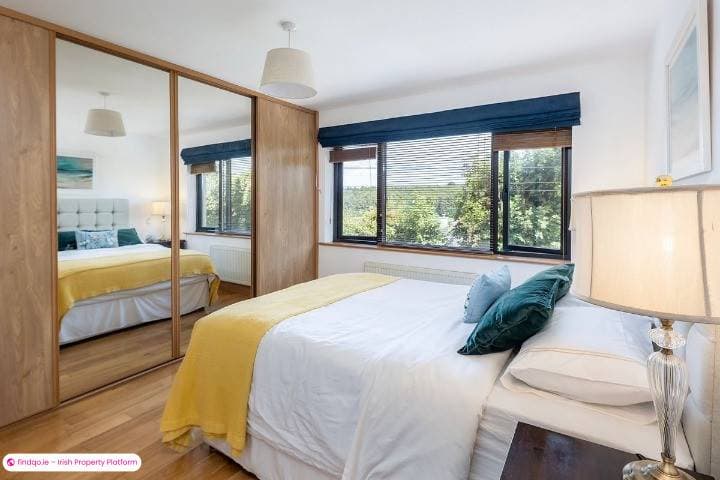 Semi-detached house for Sale in Rostellan, Cork