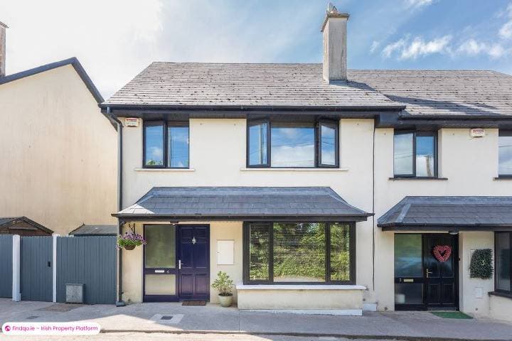 Semi-detached house for Sale in Rostellan, Cork