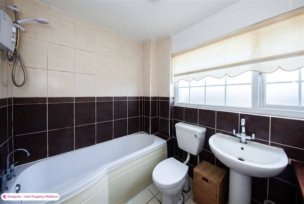 End of terrace house for Sale in Poppintree, Dublin 11