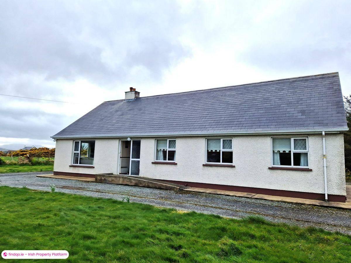 Detached house for Sale in Gortahork, Donegal