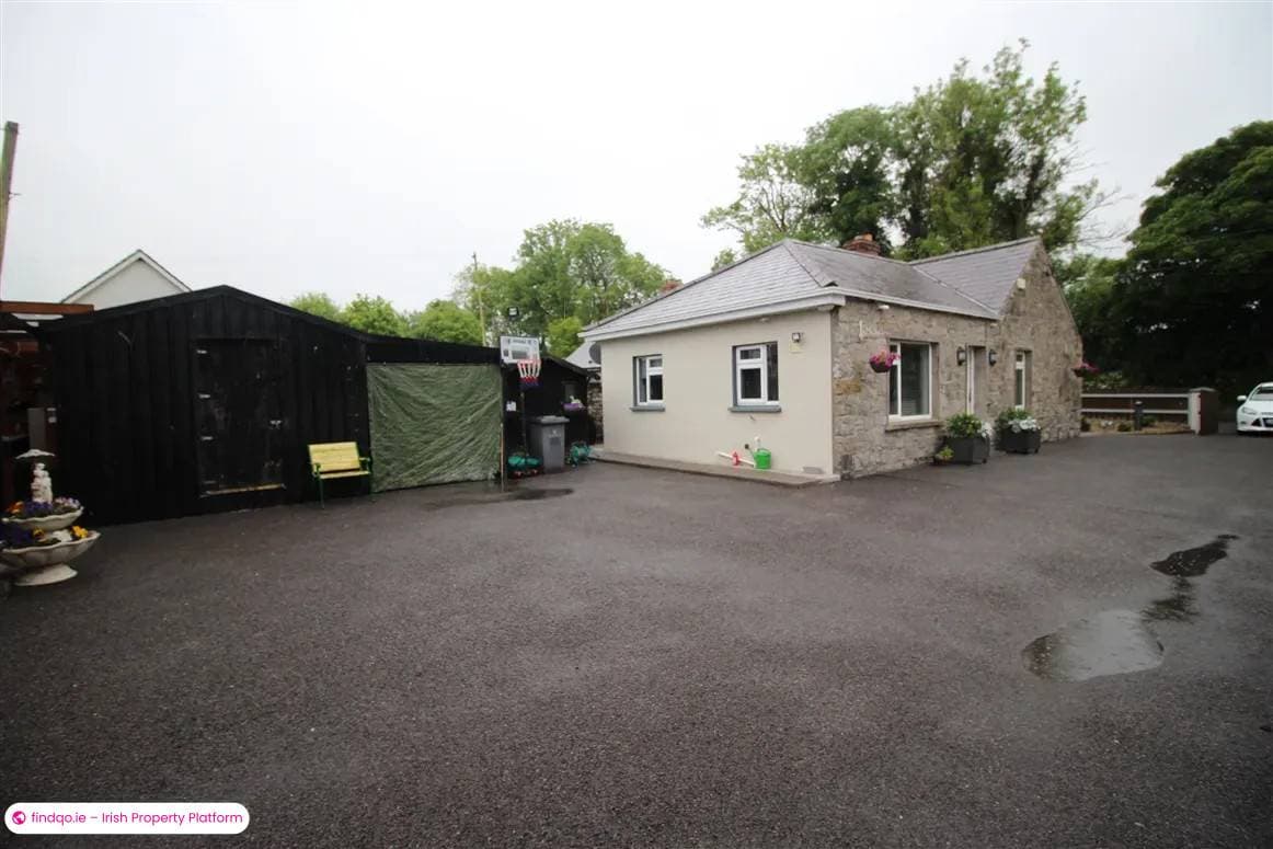 Semi-detached house for Sale in Navan, Meath