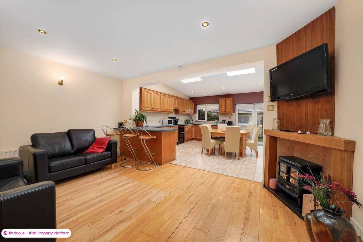 Semi-detached house for Sale in Lucan, Dublin (County)