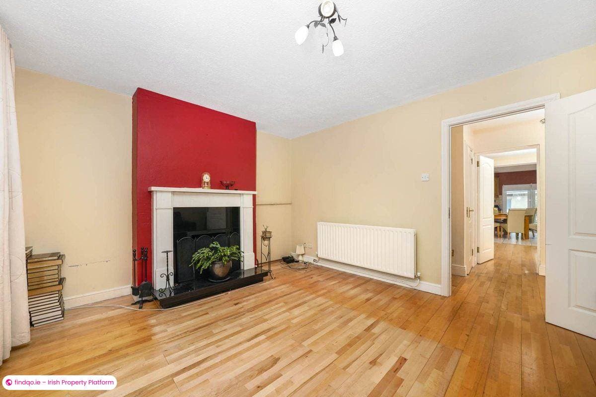 Semi-detached house for Sale in Lucan, Dublin (County)