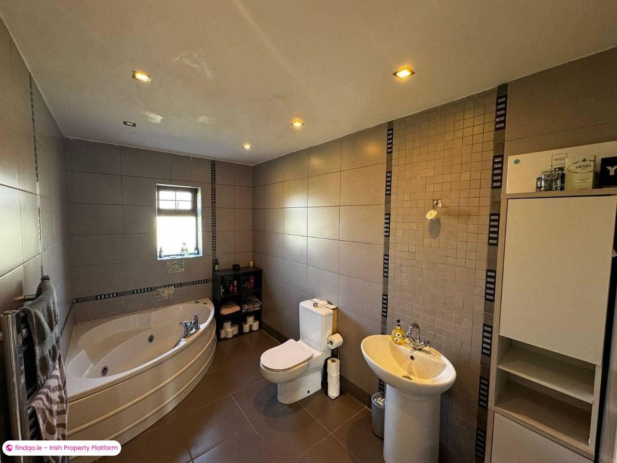 Bungalow for Sale in Kilcully, Cork