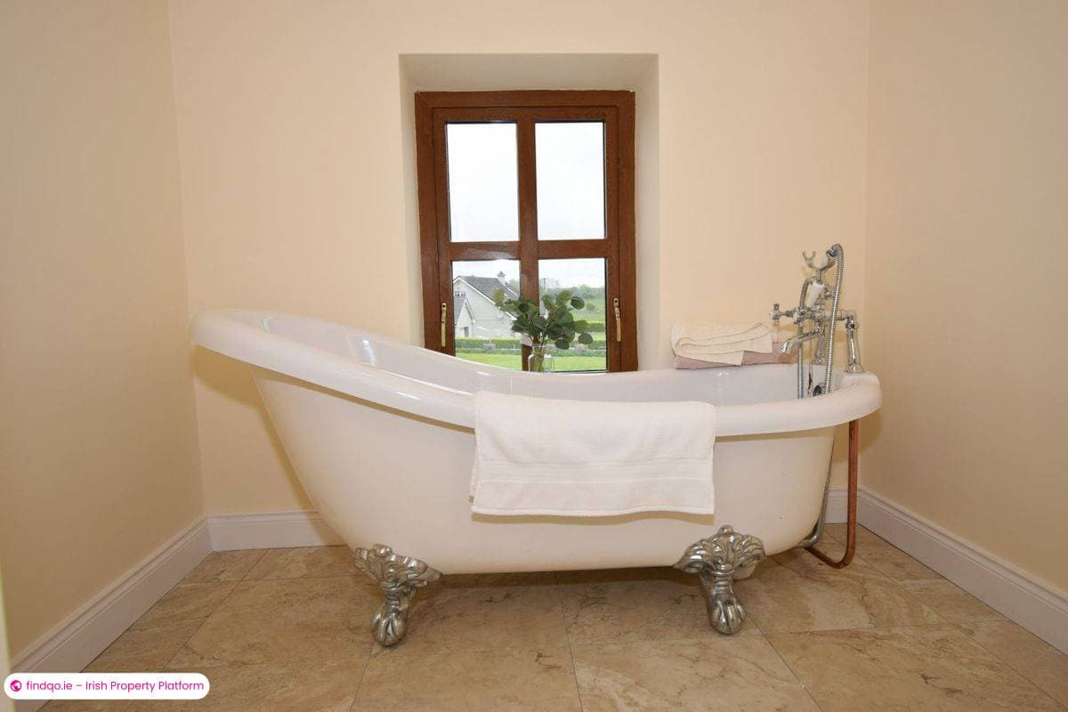 Detached house for Sale in Ballymote, Sligo