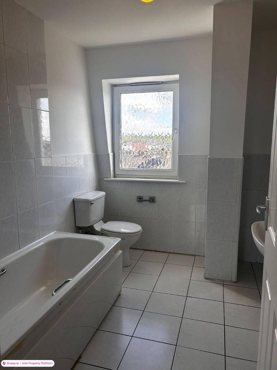 Apartment for Sale in Main Street, Longford, N39 HN90