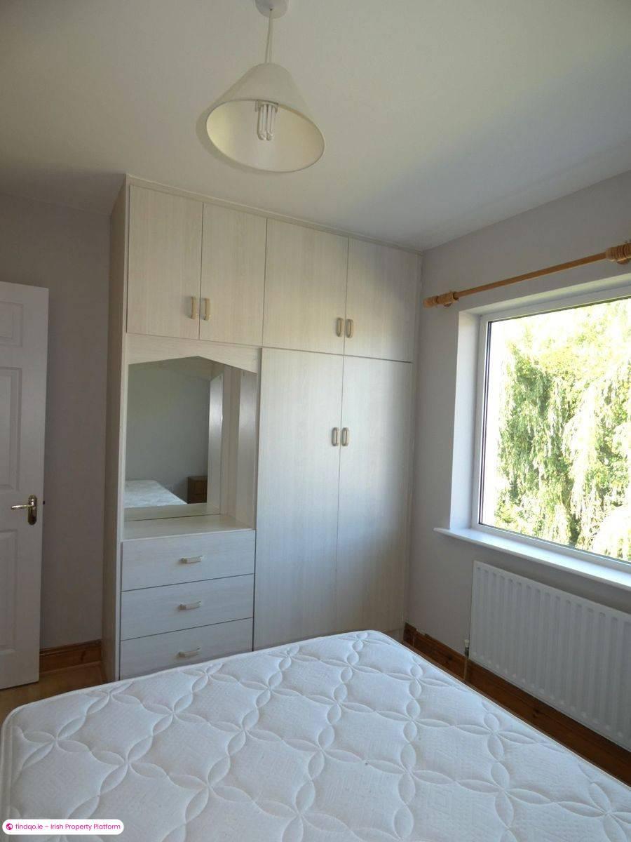 Detached house for Sale in Ennis, Clare