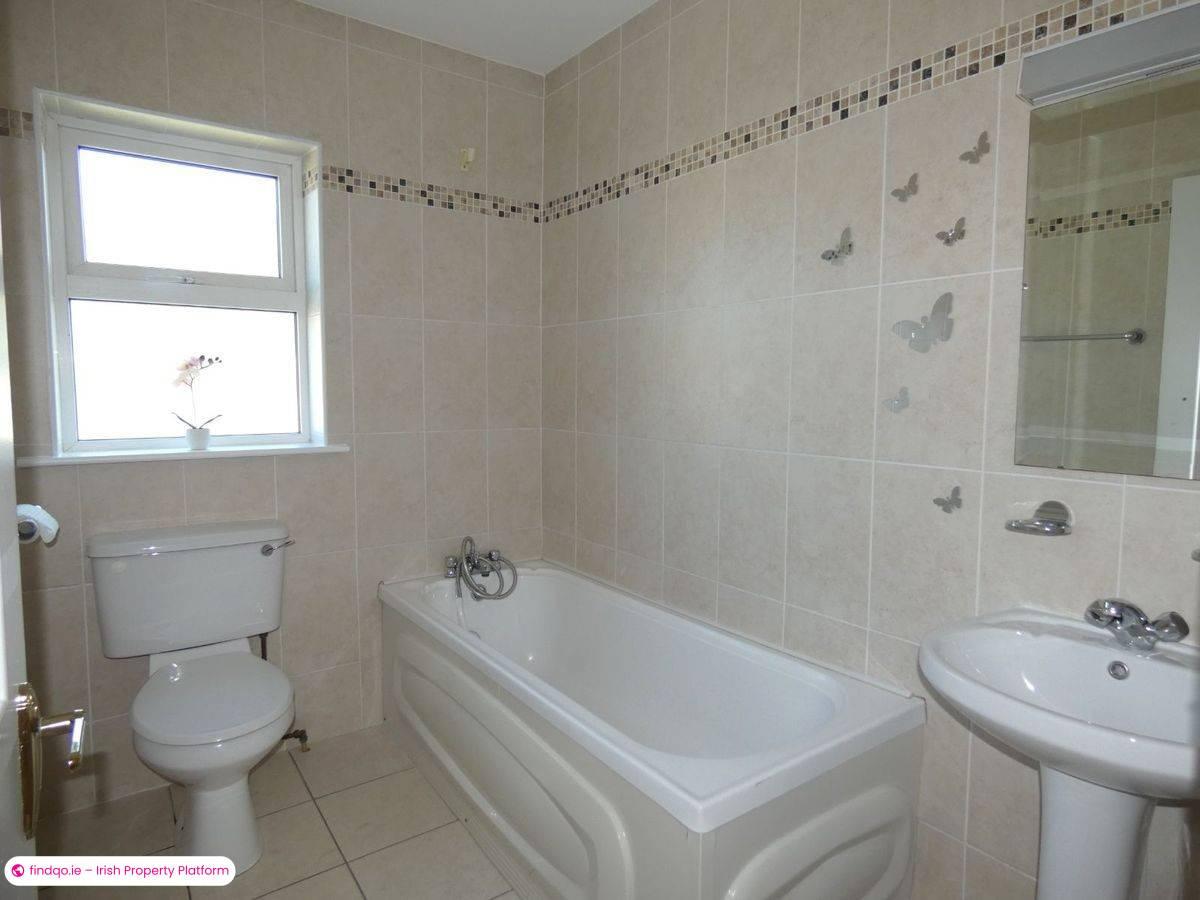 Detached house for Sale in Ennis, Clare