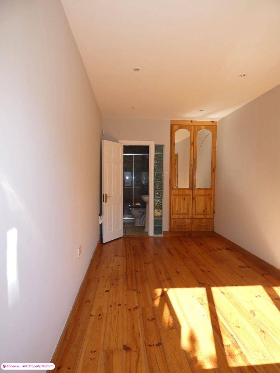 Detached house for Sale in Ennis, Clare