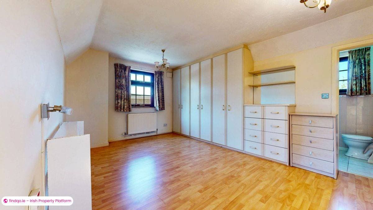 Bungalow for Sale in Malahide, Dublin (County)