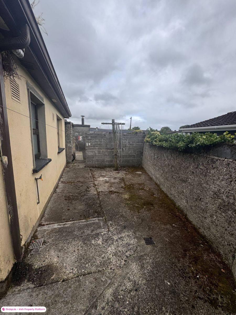 End of terrace house for Sale in Graiguecullen, Carlow, R93 X221
