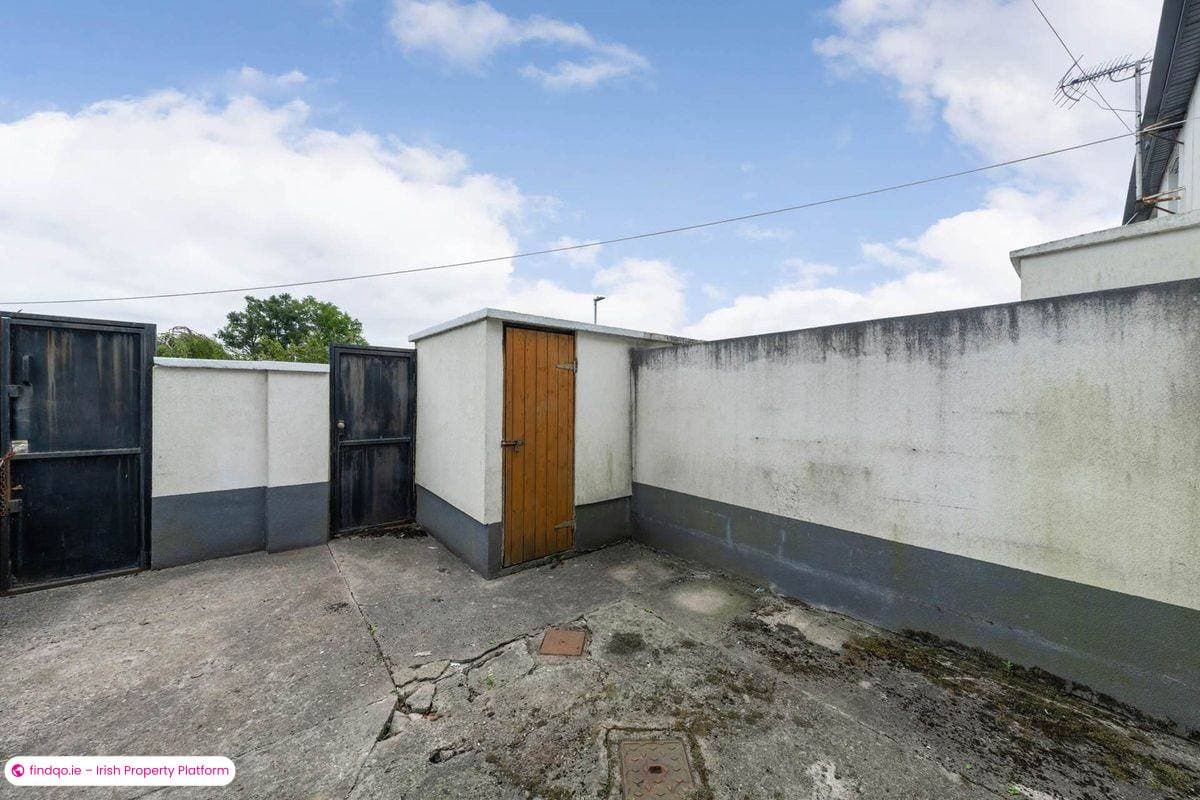 End of terrace house for Sale in Dublin 18