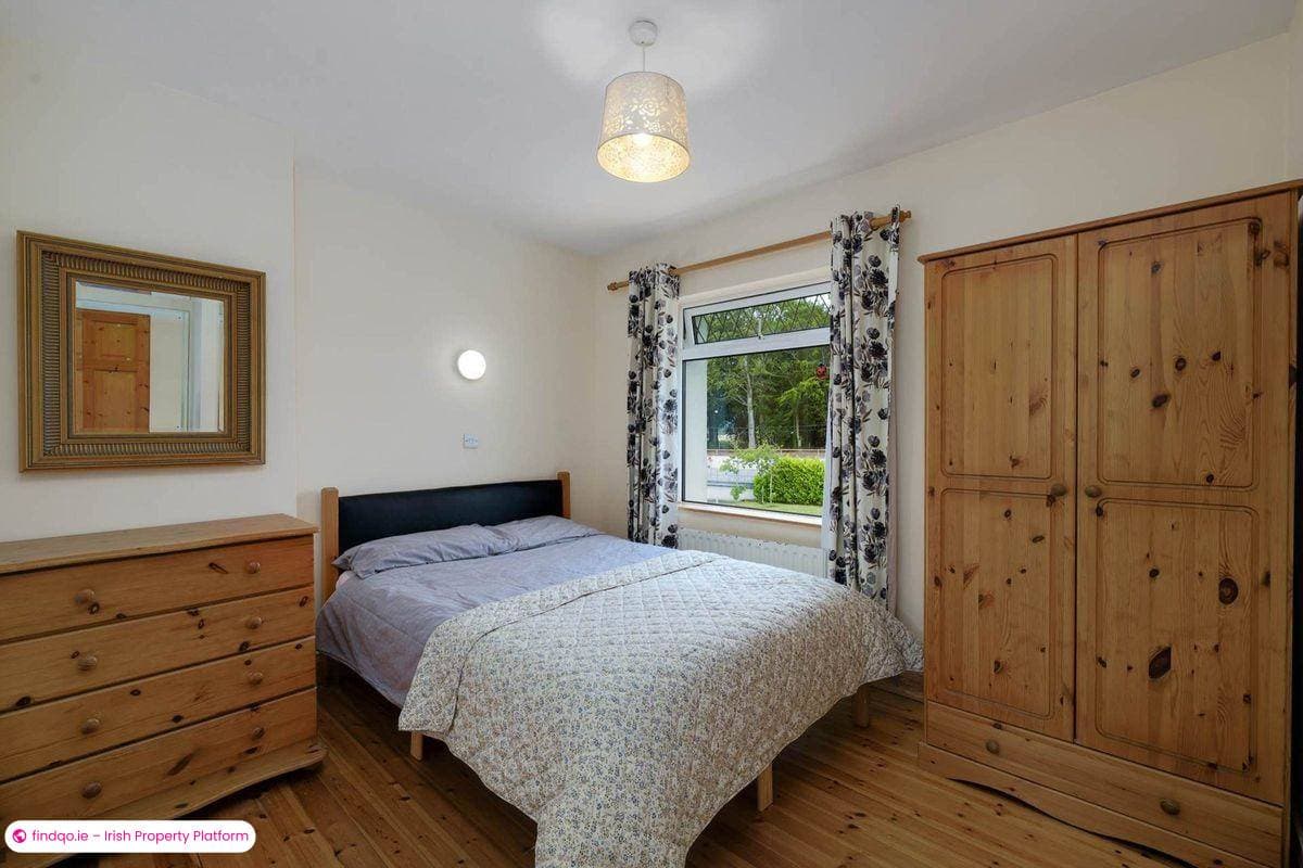 End of terrace house for Sale in Dublin 18