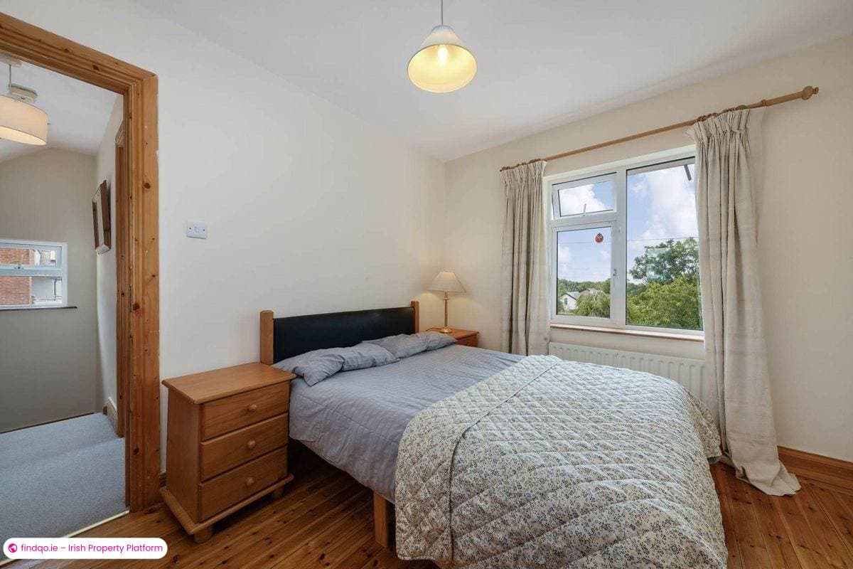 End of terrace house for Sale in Dublin 18
